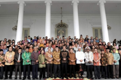 Presiden Jokowi dan Wapres Jusuf Kalla bertemu tokoh lintas agama berserta tokoh Asosiasi FKUB di Istana Bogor (23/5/2017)