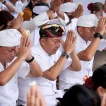 Sambut Hari Suci Nyepi Tahun Saka 1946, Umat Hindu Melasti di Pantai Ekowisata Bekasi